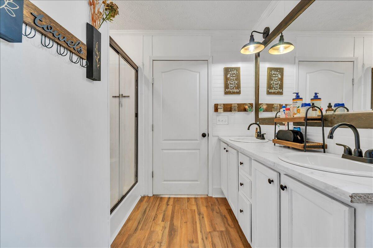 833 Gravel Hill RD