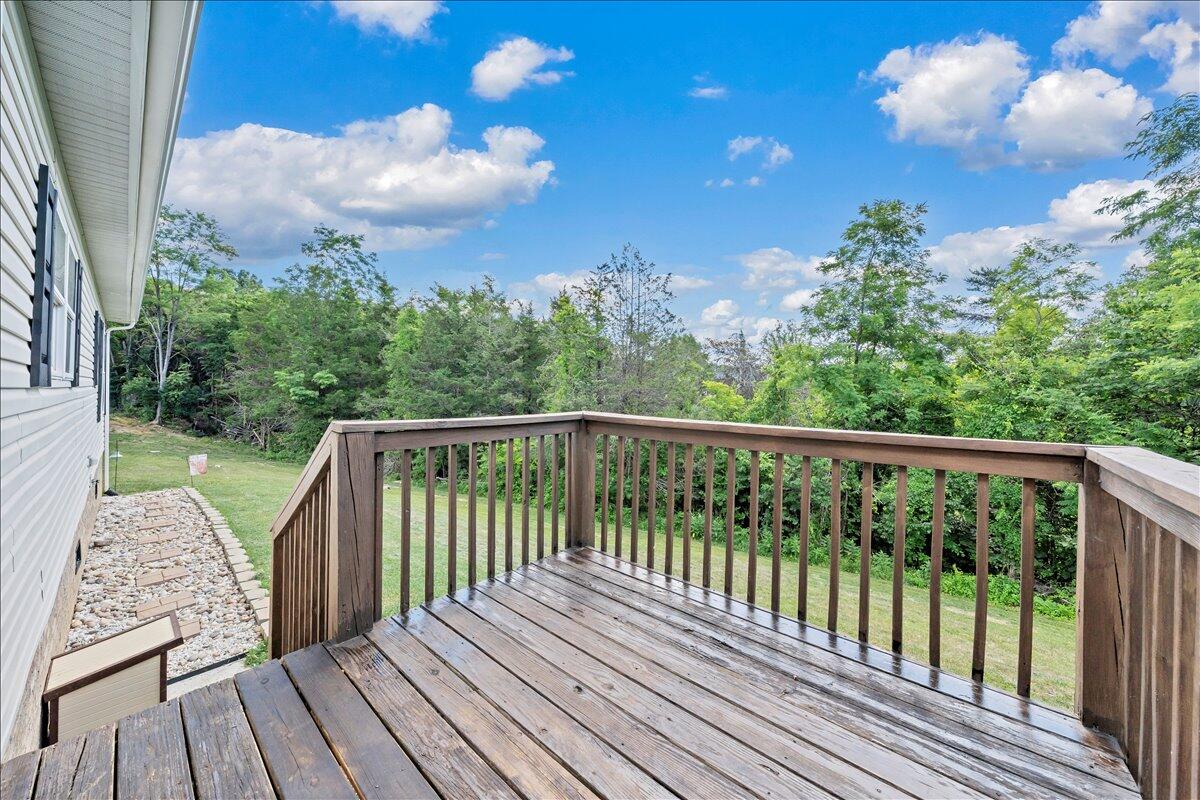 833 Gravel Hill RD