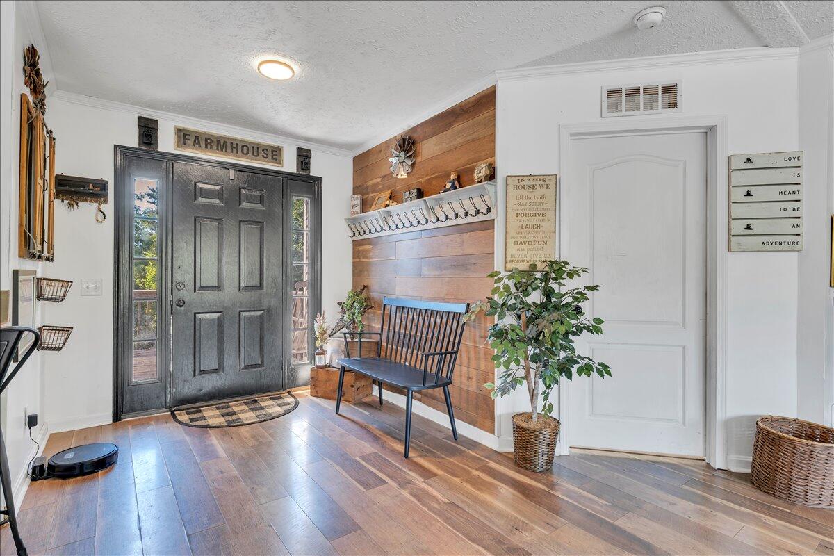 833 Gravel Hill RD