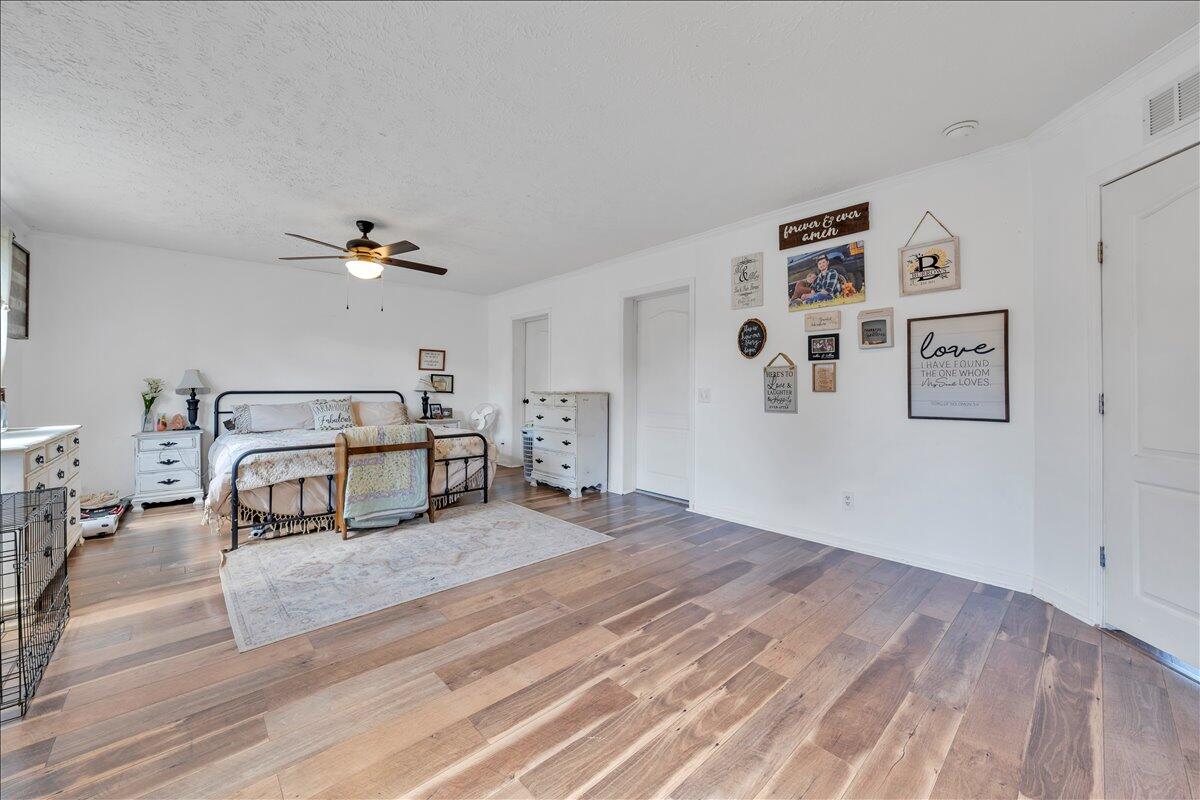 833 Gravel Hill RD