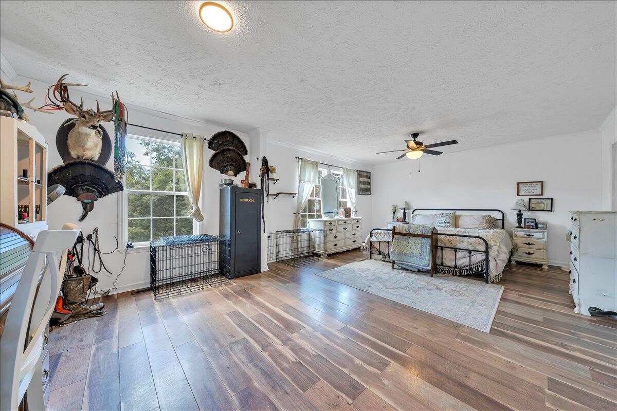 833 Gravel Hill RD