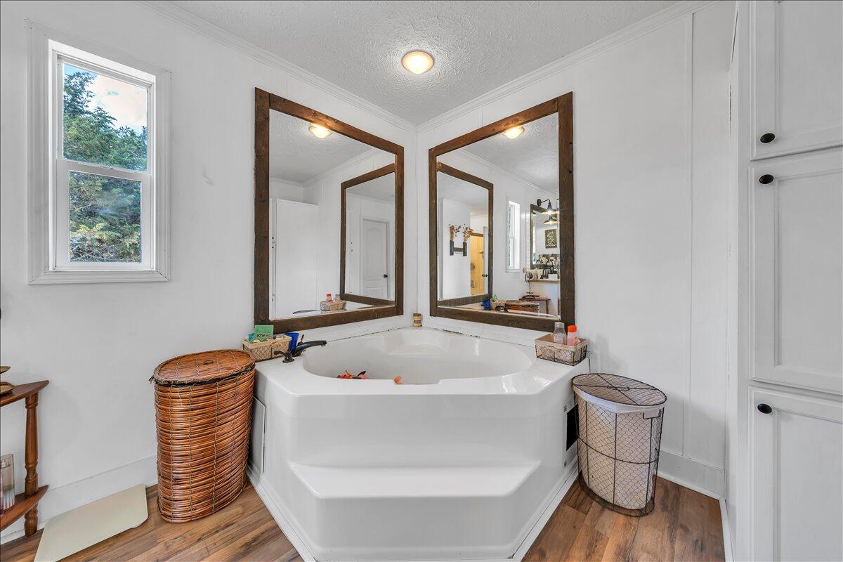 833 Gravel Hill RD
