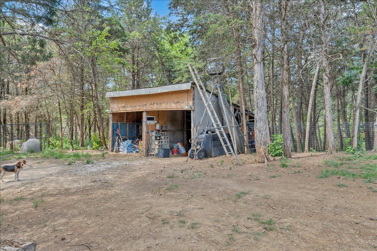 833 Gravel Hill RD