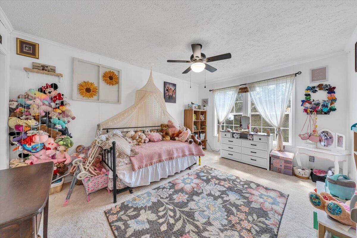 833 Gravel Hill RD