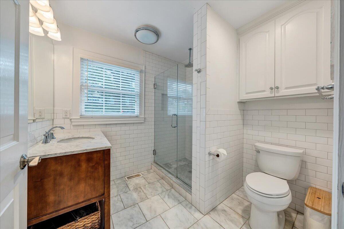 27 Hawthorn RD