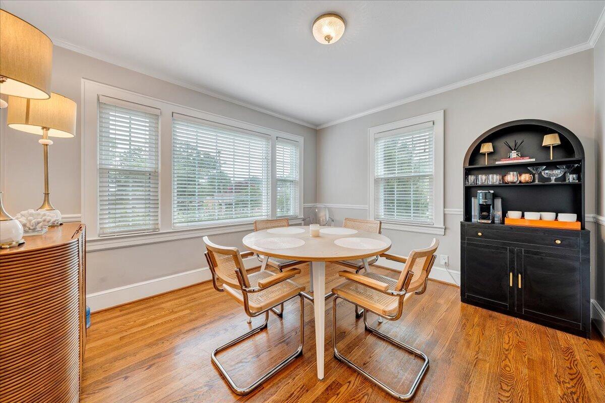 27 Hawthorn RD