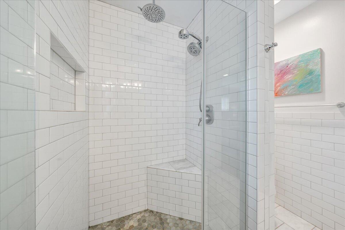 27 Hawthorn RD