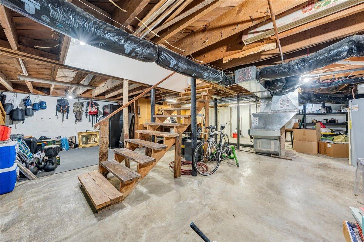 27 Hawthorn RD