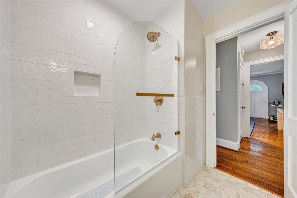 27 Hawthorn RD