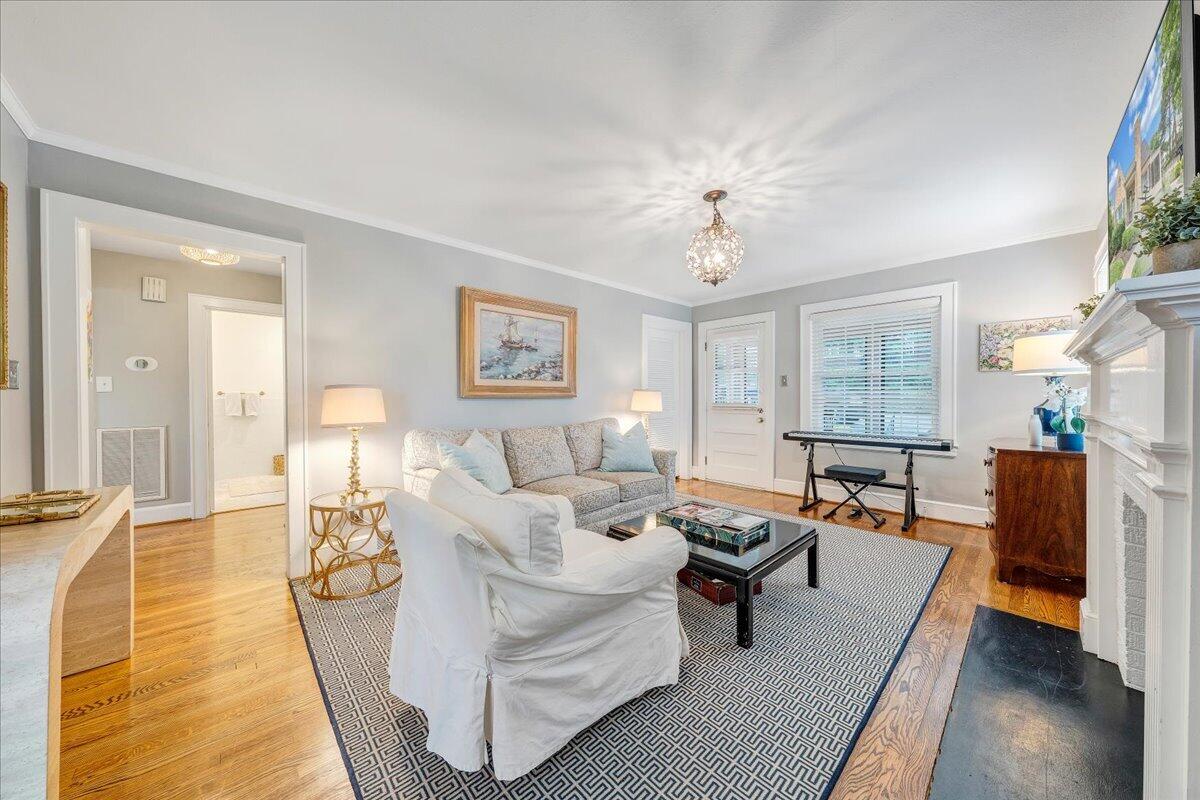 27 Hawthorn RD