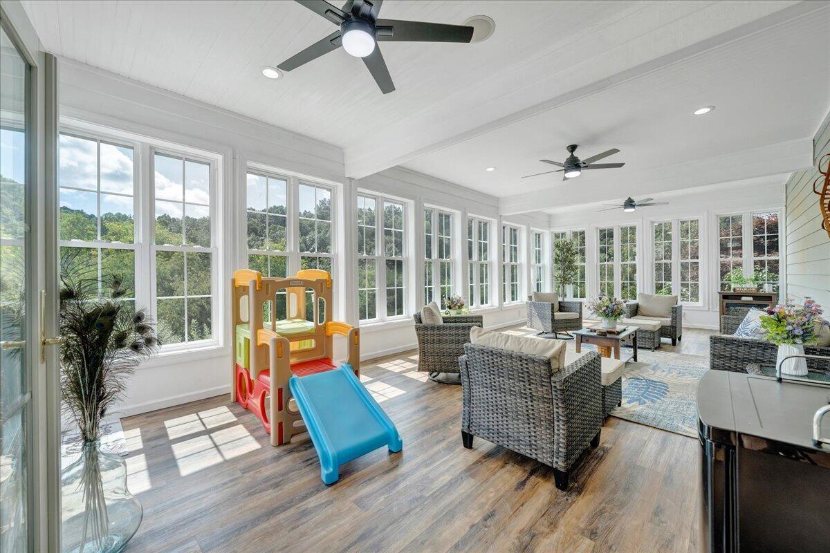544 Pico RD
