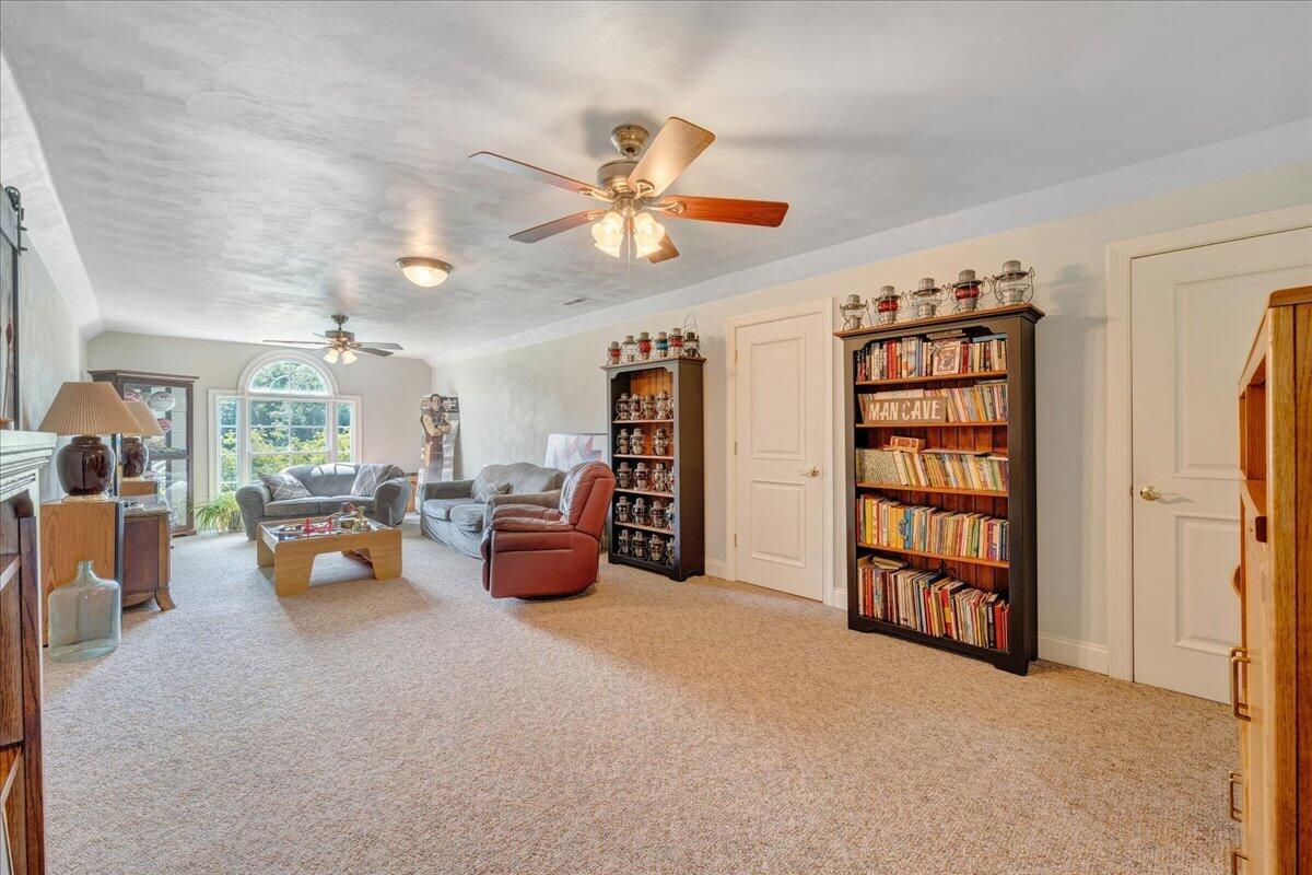 544 Pico RD