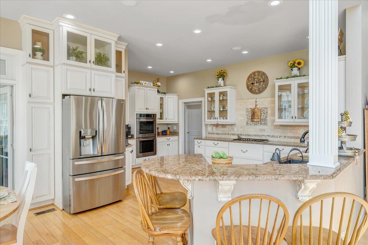 544 Pico RD