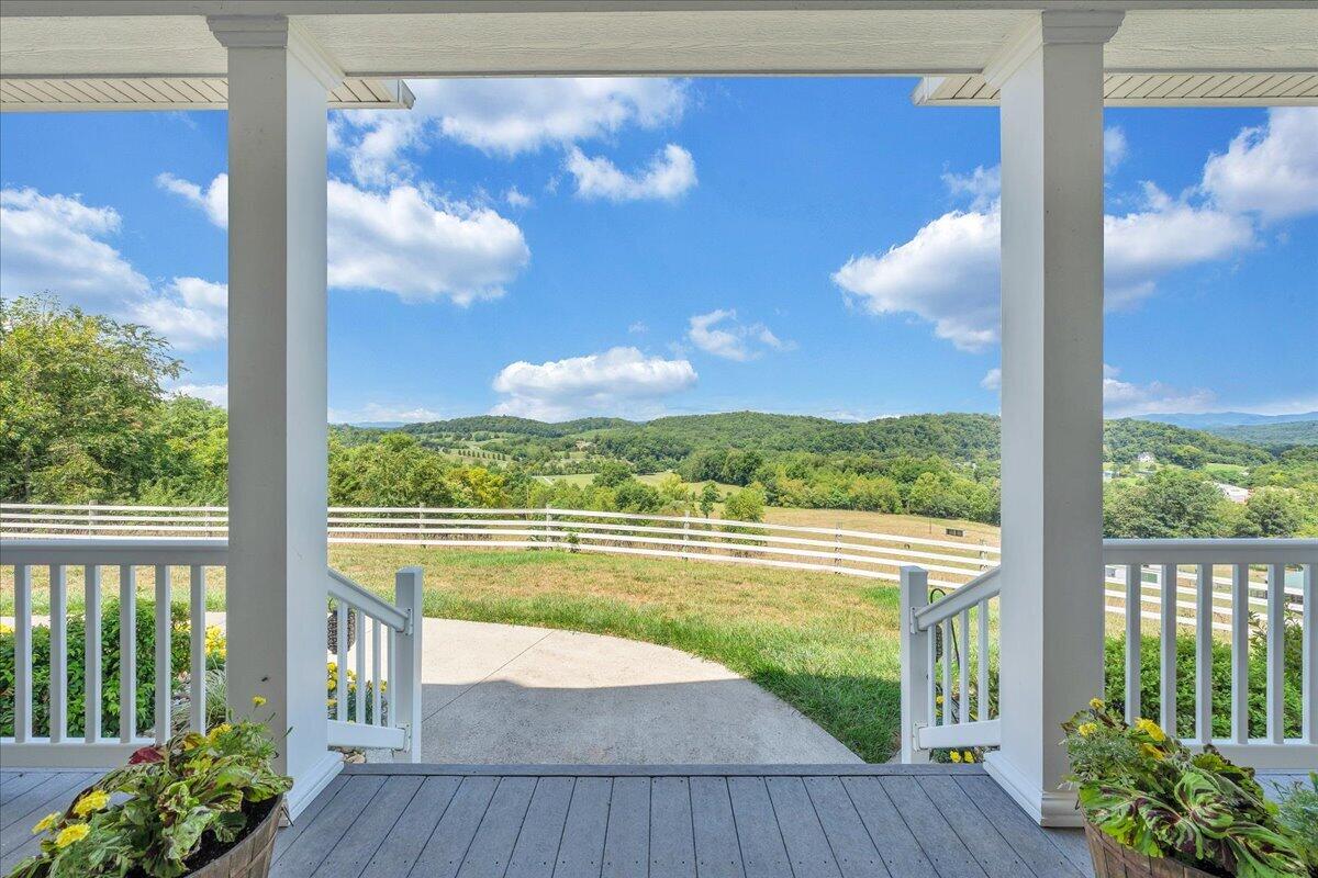 544 Pico RD