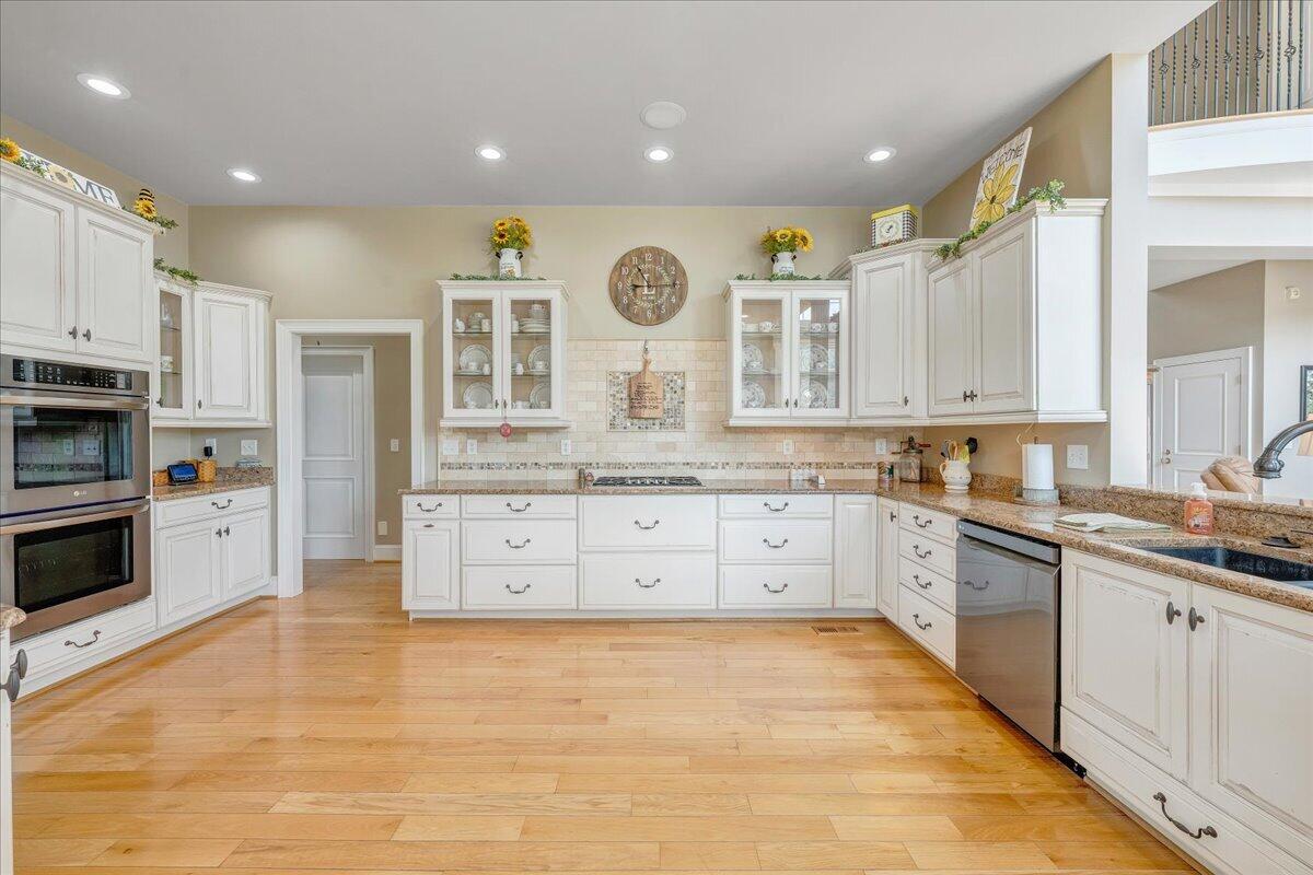 544 Pico RD