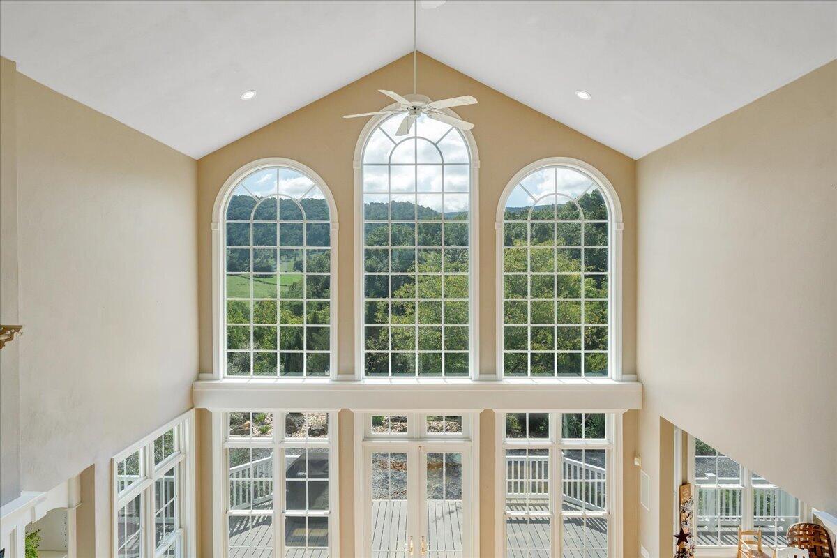 544 Pico RD