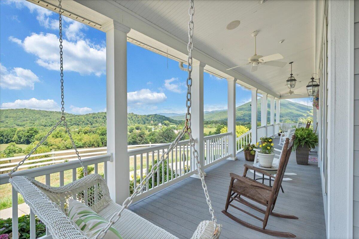 544 Pico RD
