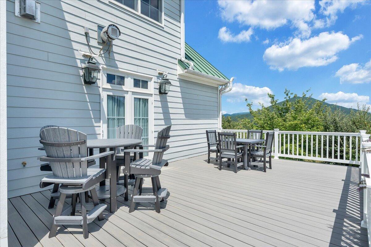 544 Pico RD