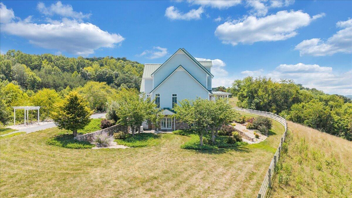 544 Pico RD