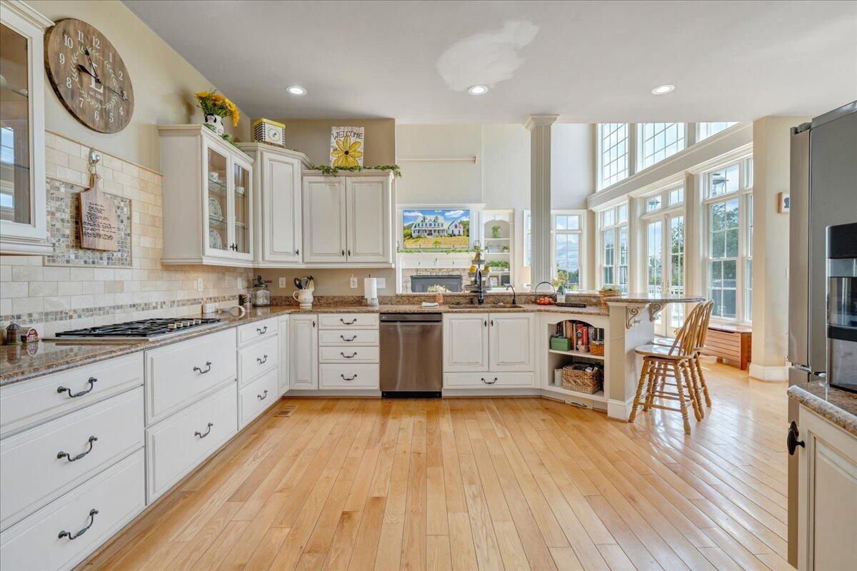 544 Pico RD