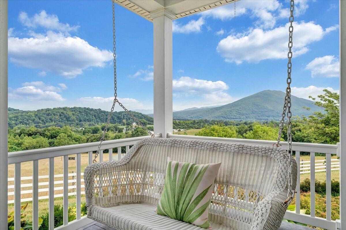 544 Pico RD