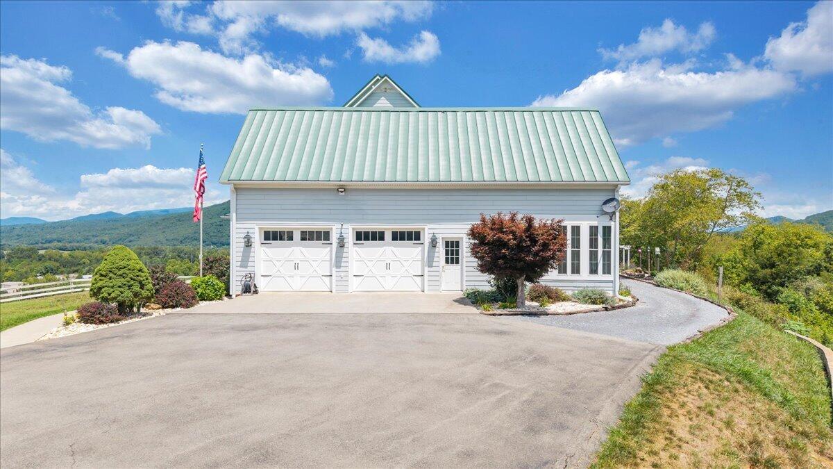 544 Pico RD