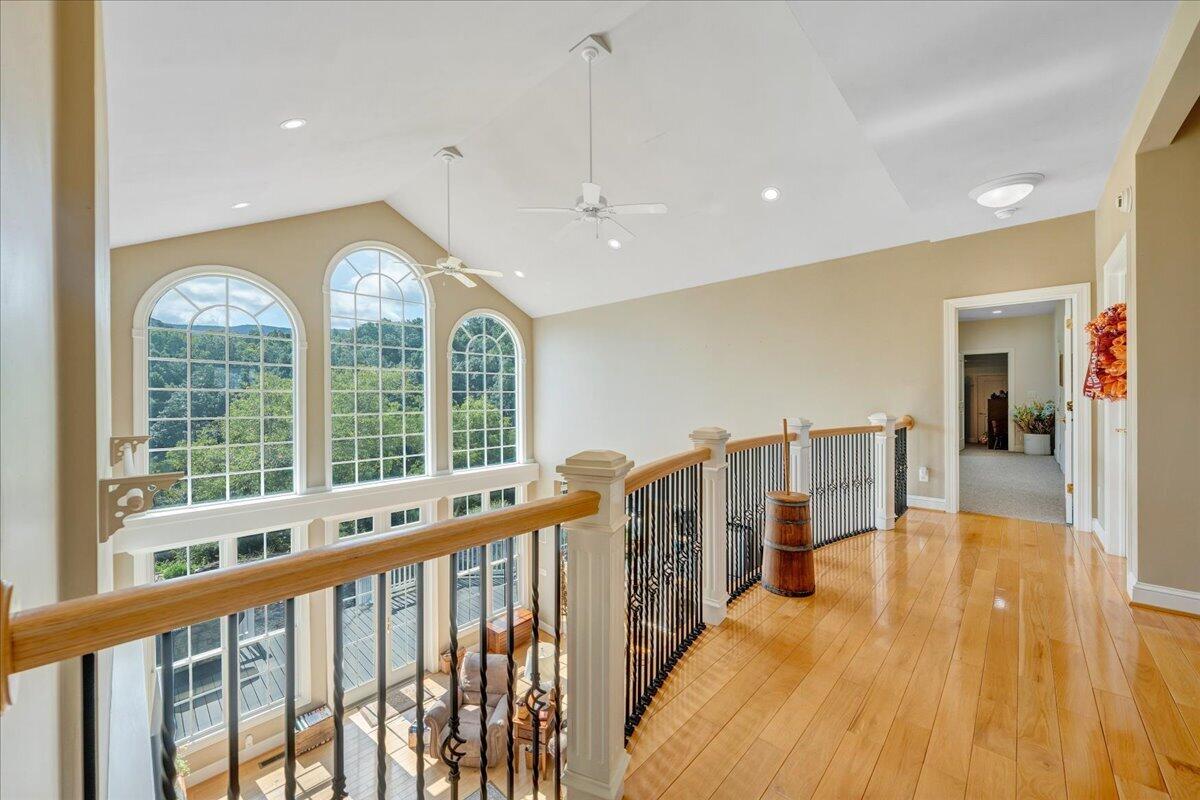 544 Pico RD