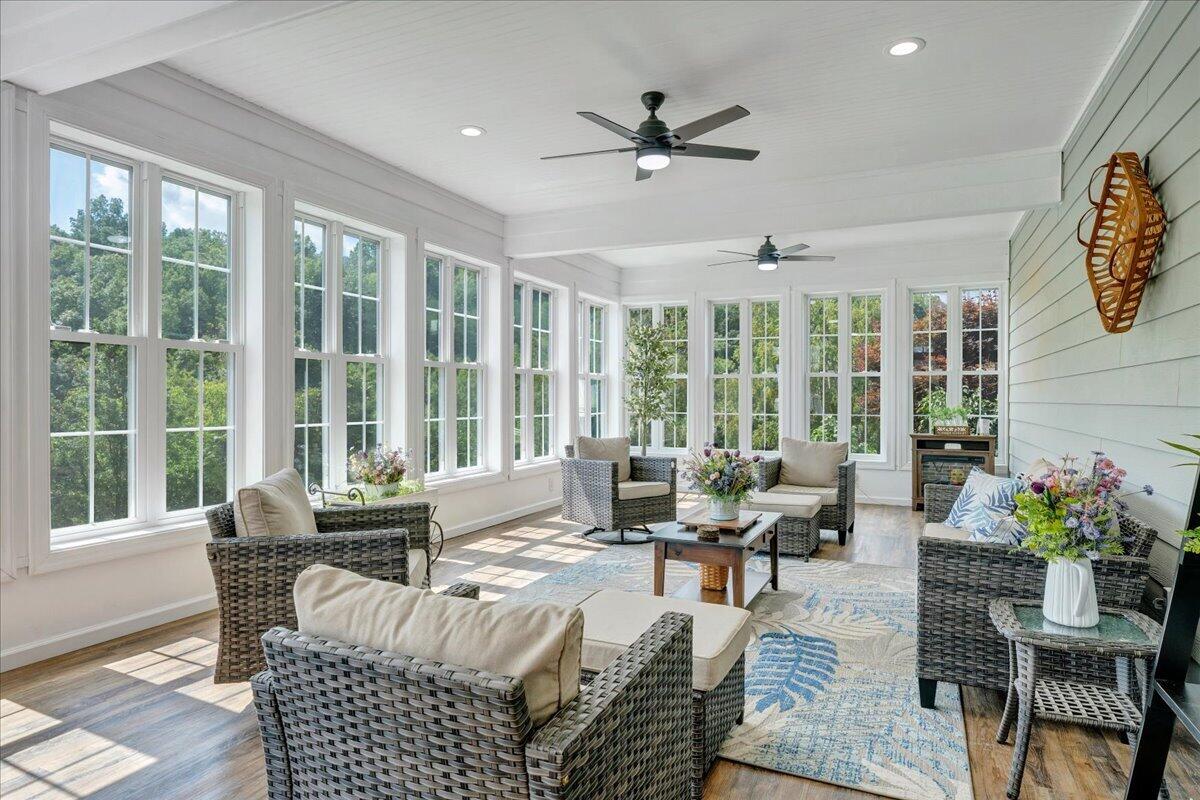 544 Pico RD
