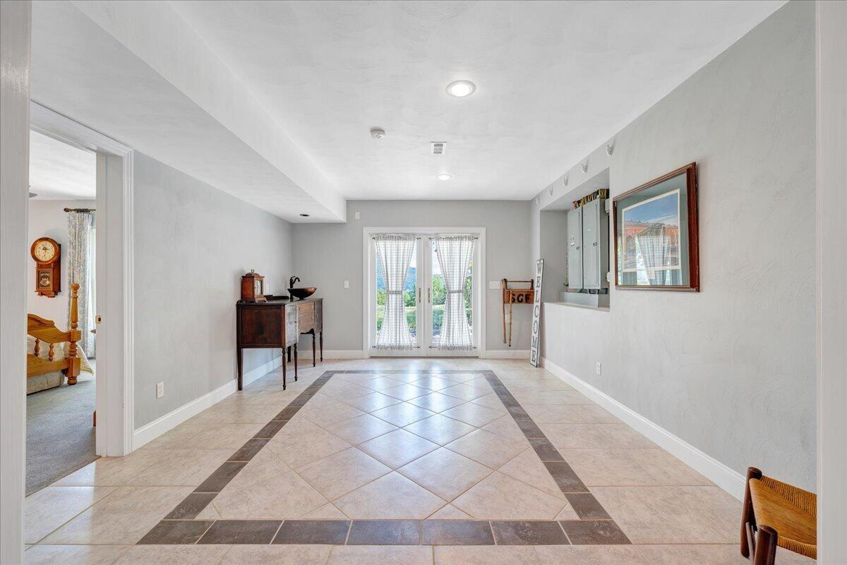 544 Pico RD