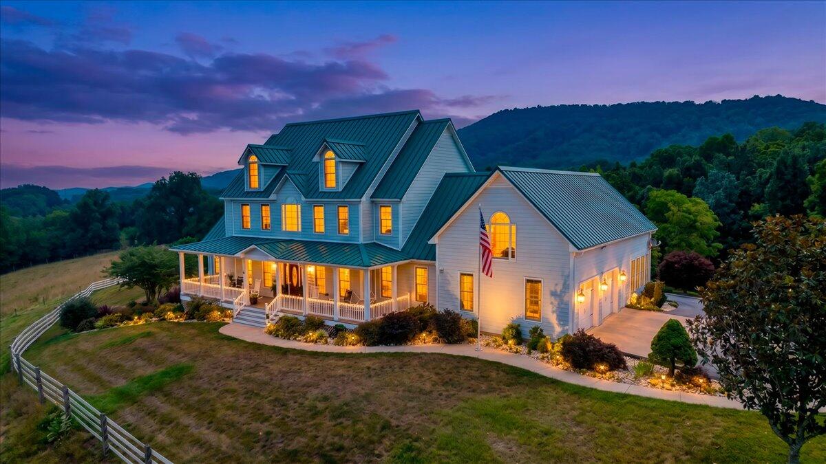 544 Pico RD