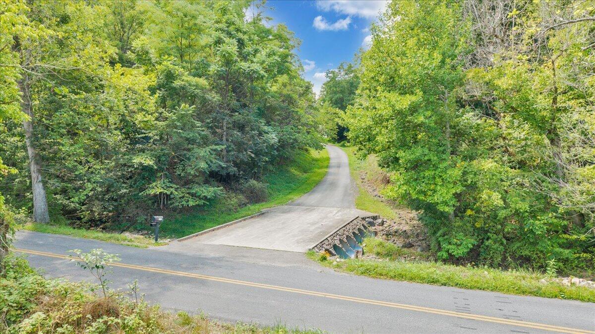 544 Pico RD