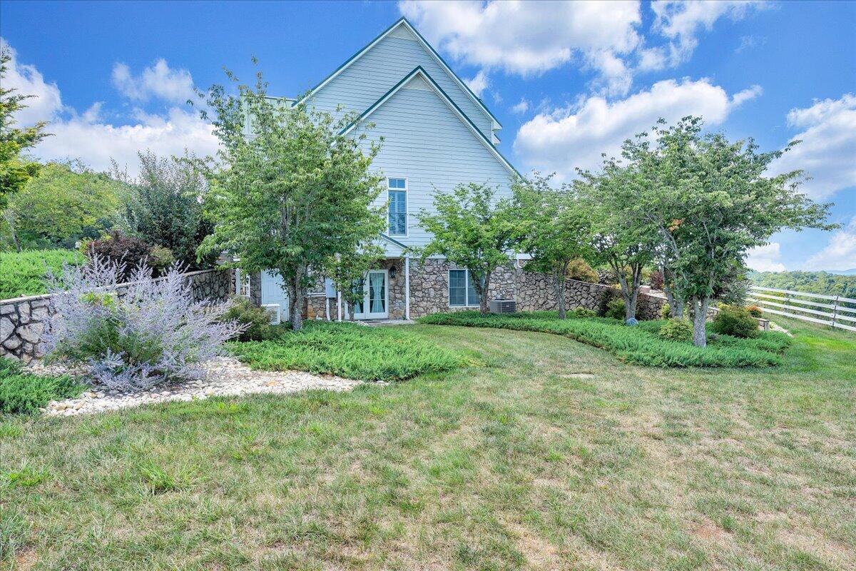 544 Pico RD