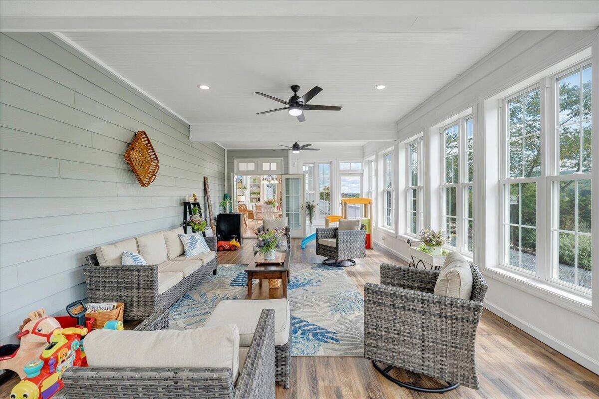 544 Pico RD
