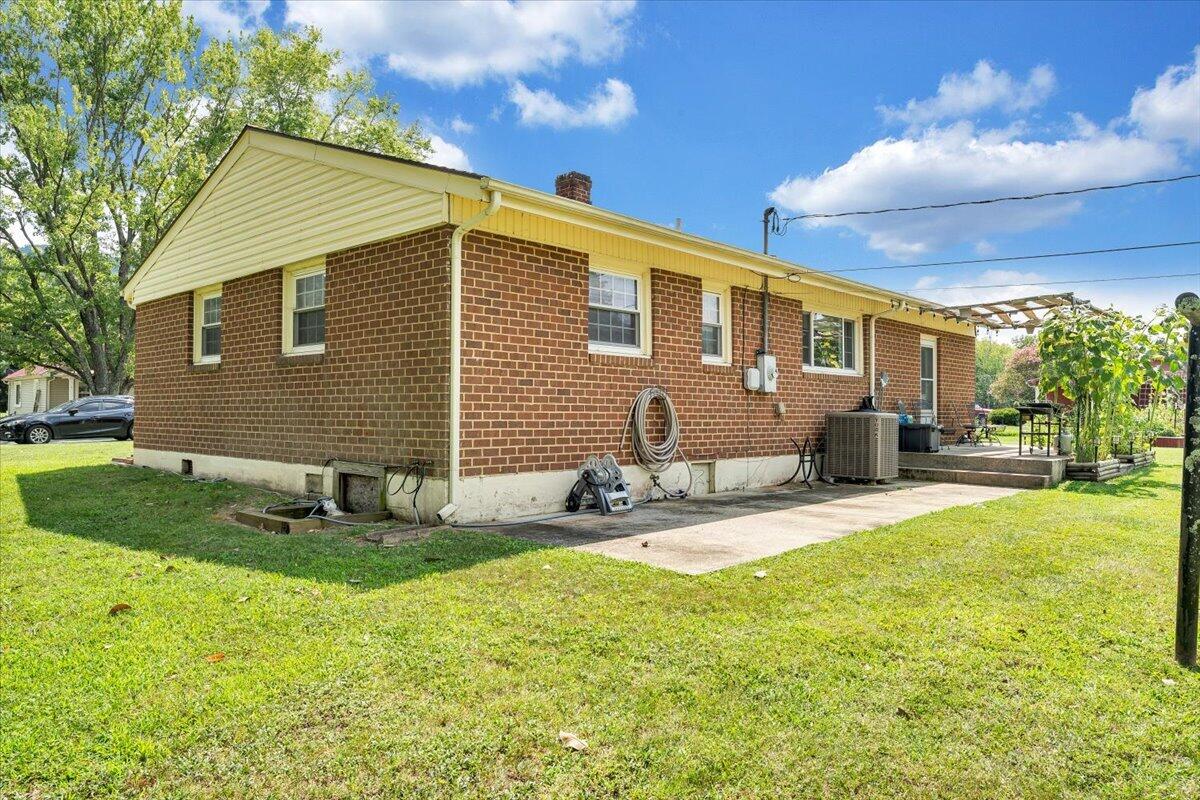 1106 Kanawha ST