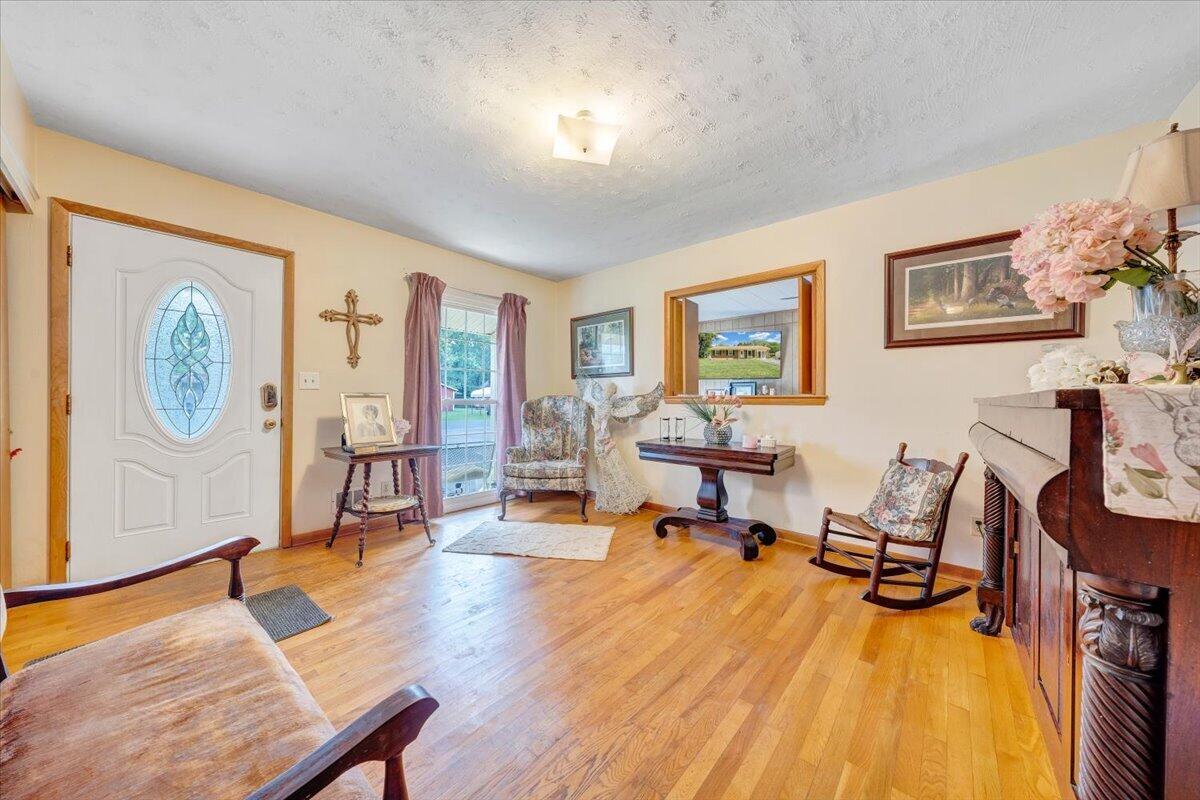 1106 Kanawha ST