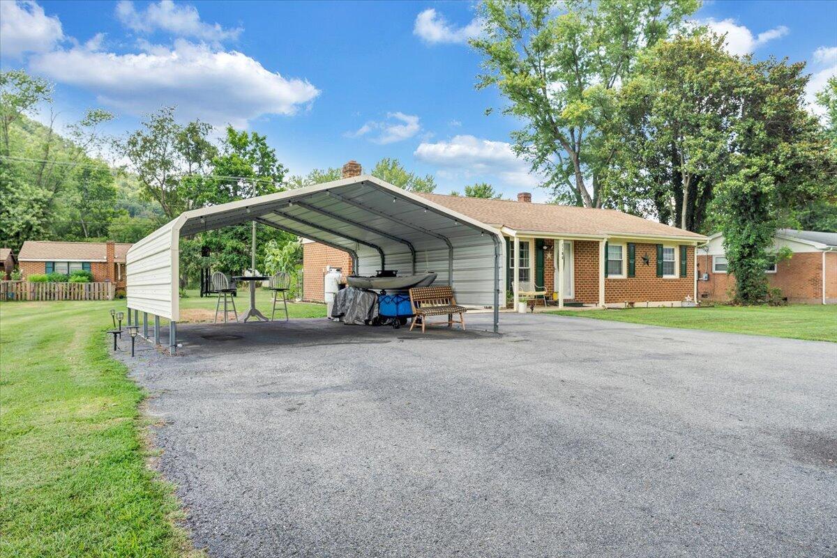 1106 Kanawha ST