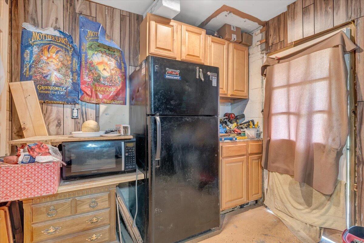1106 Kanawha ST