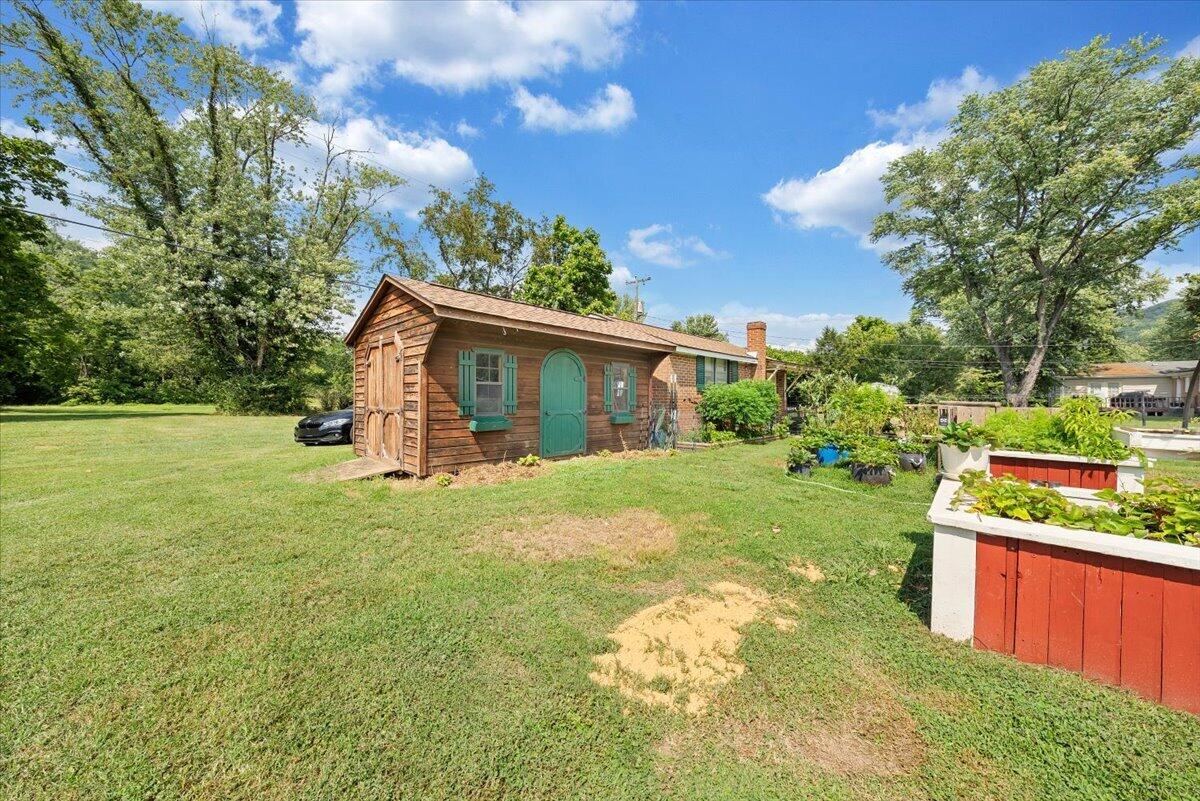 1106 Kanawha ST