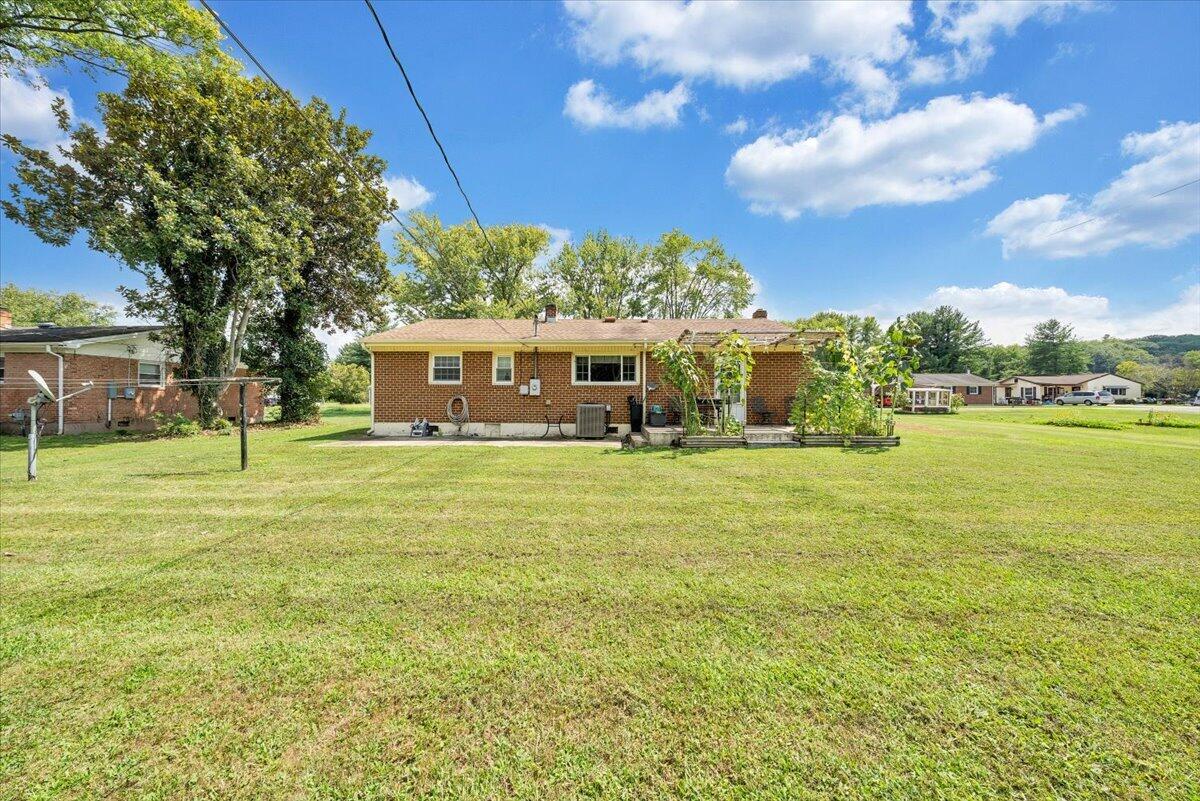 1106 Kanawha ST
