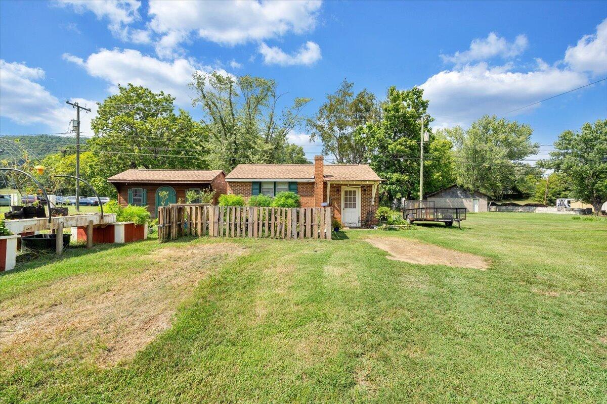 1106 Kanawha ST