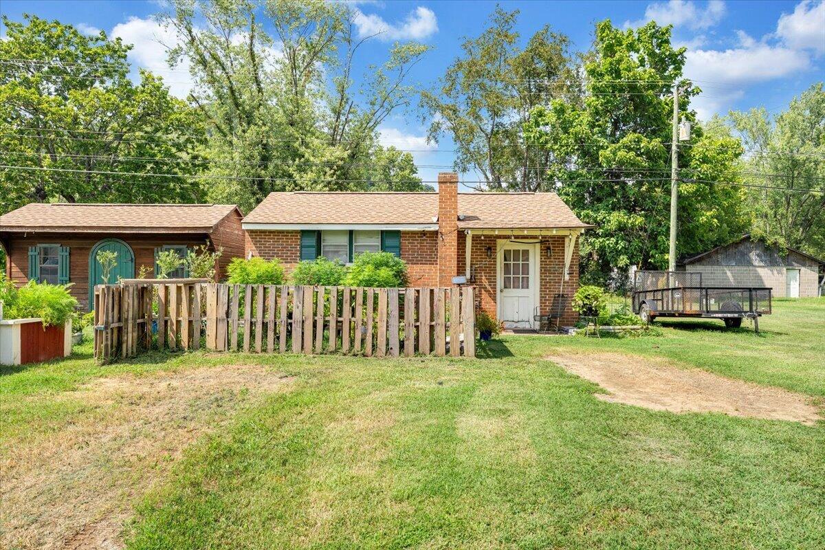 1106 Kanawha ST