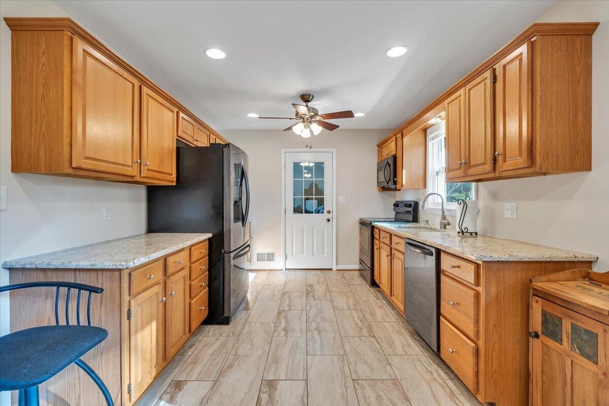 3308 Kenwick TRL