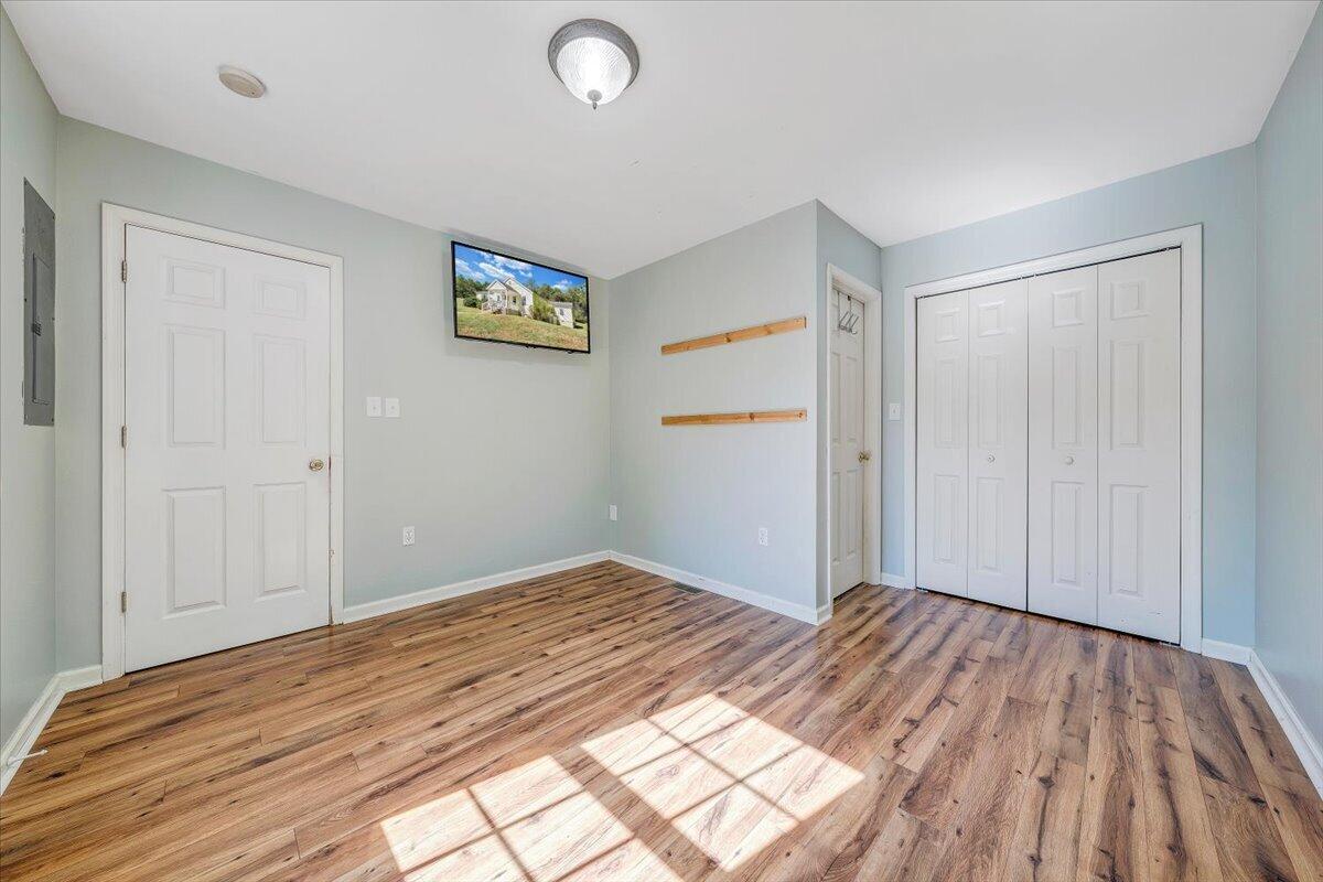 1096 Collierstown RD