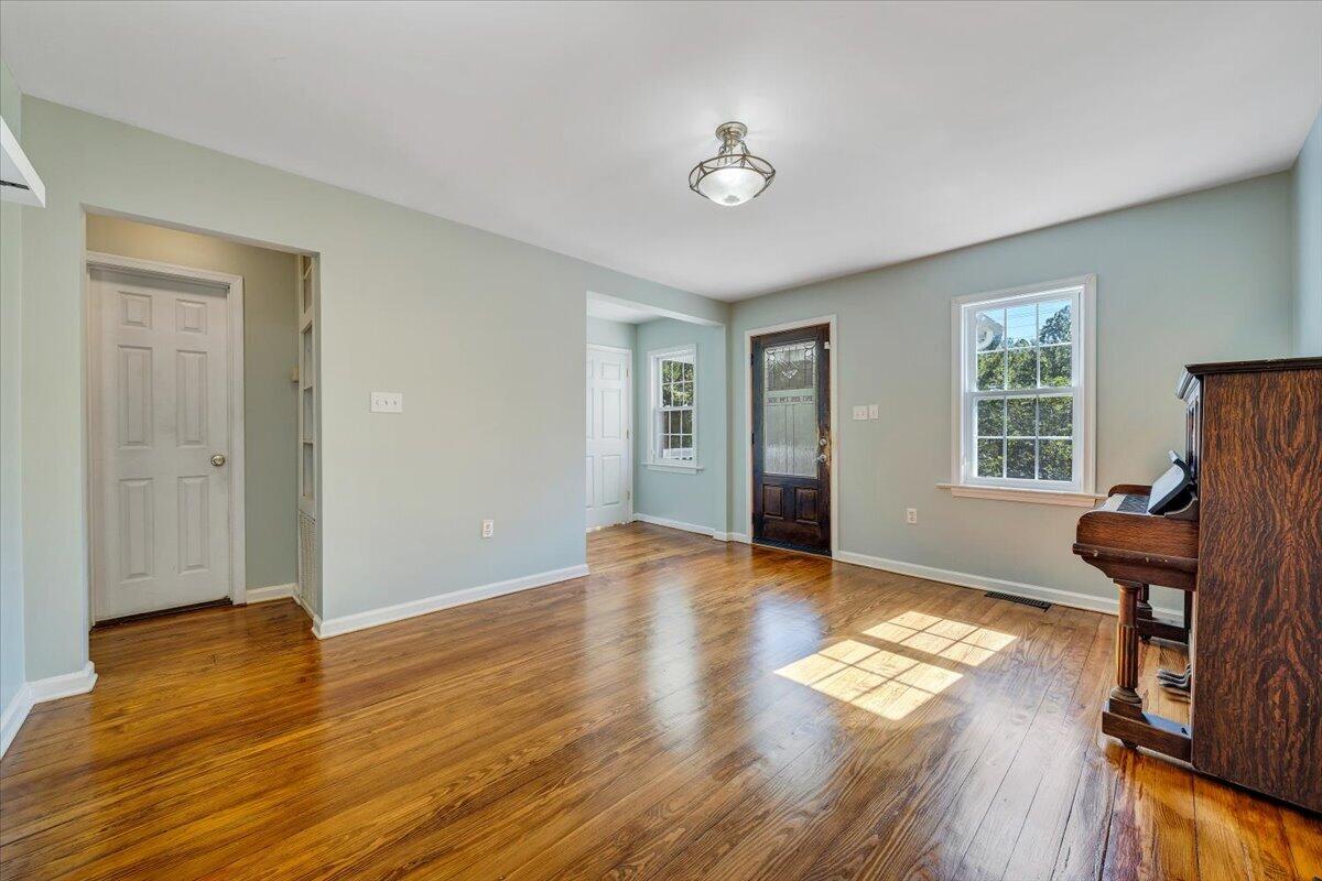 1096 Collierstown RD