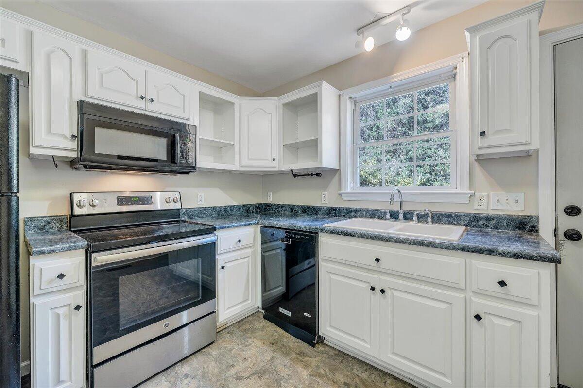 1096 Collierstown RD