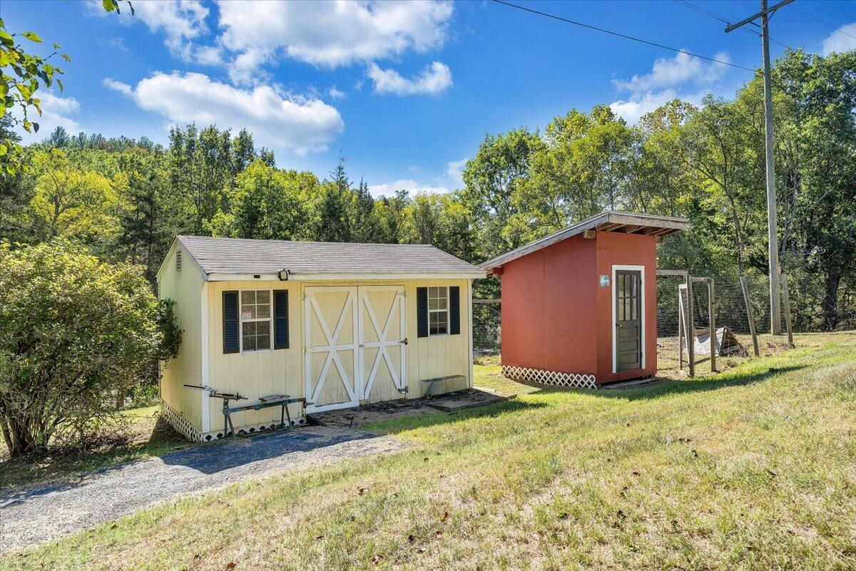 1096 Collierstown RD