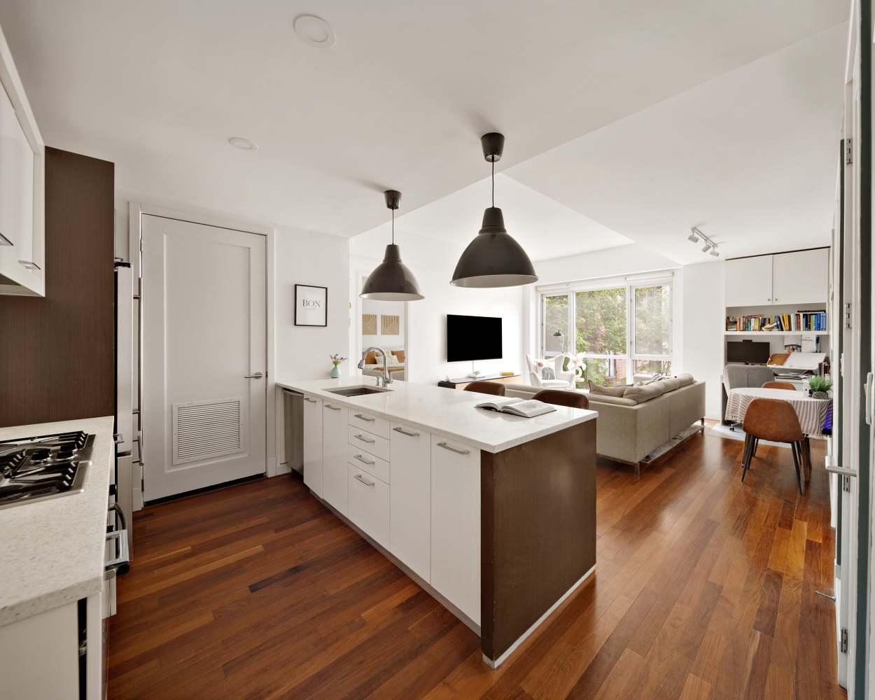 125 N 10TH Street N2D