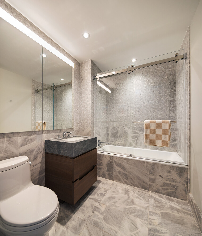 30 RIVERSIDE Boulevard 33A