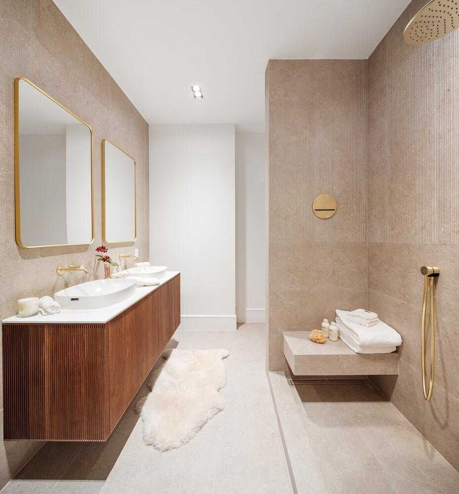 28 HERBERT Street B4