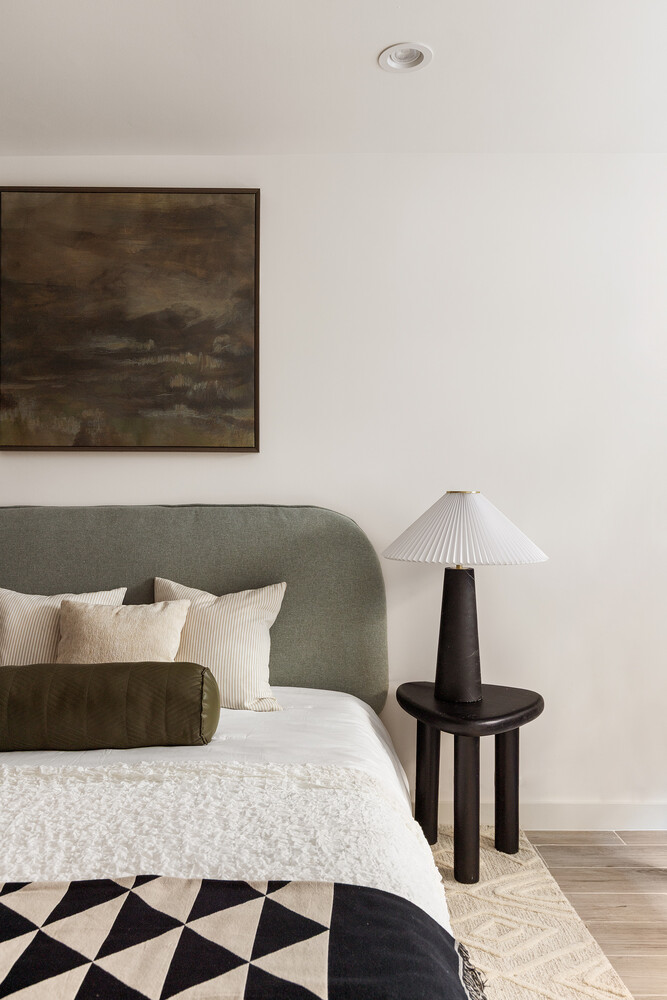 214 W 16TH Street 1W